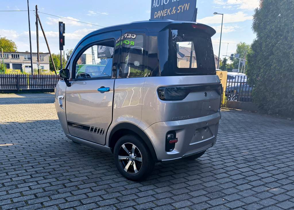 Motorower elektryczny trójkołowy zabudowany IML ARIEL 3000W na kat AM 2 os.